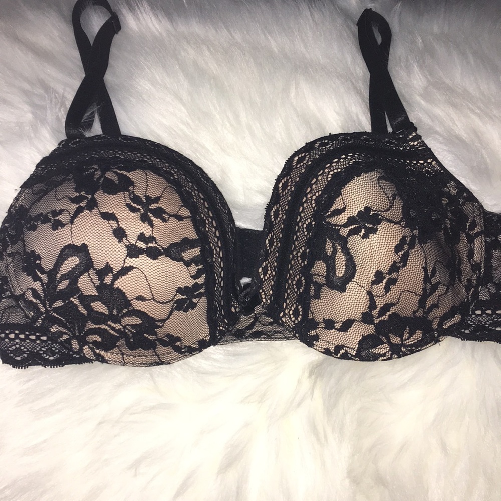 Jennifer black lacy bra size: 36C